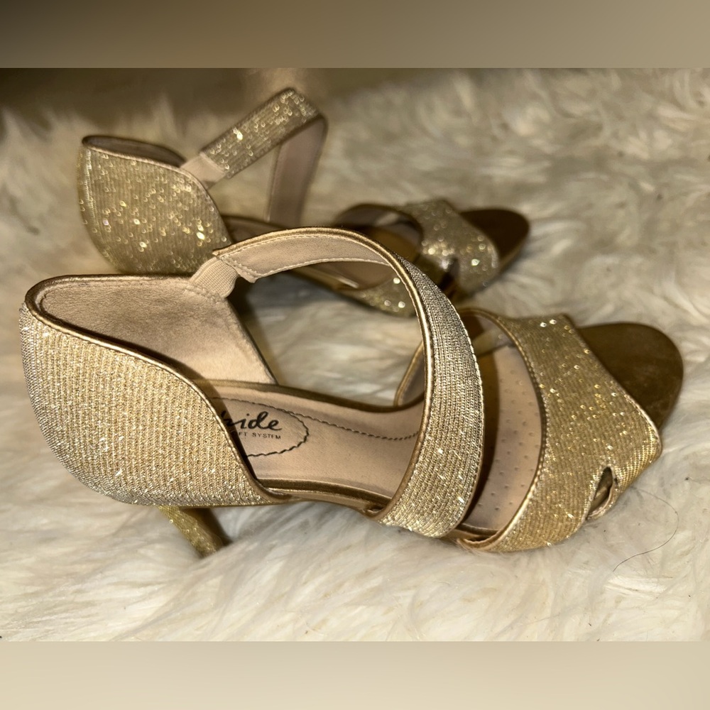 LifeStride Golden Sparkly Heels / Mega Sandal 6.5W